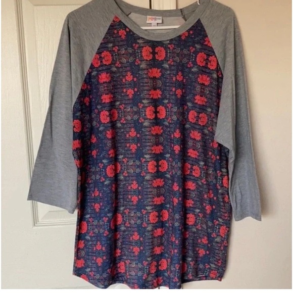 🦄 4/$20 LulaRoe Top Women Size 2XL Grey With Floral Print NWOT - Picture 1 of 6